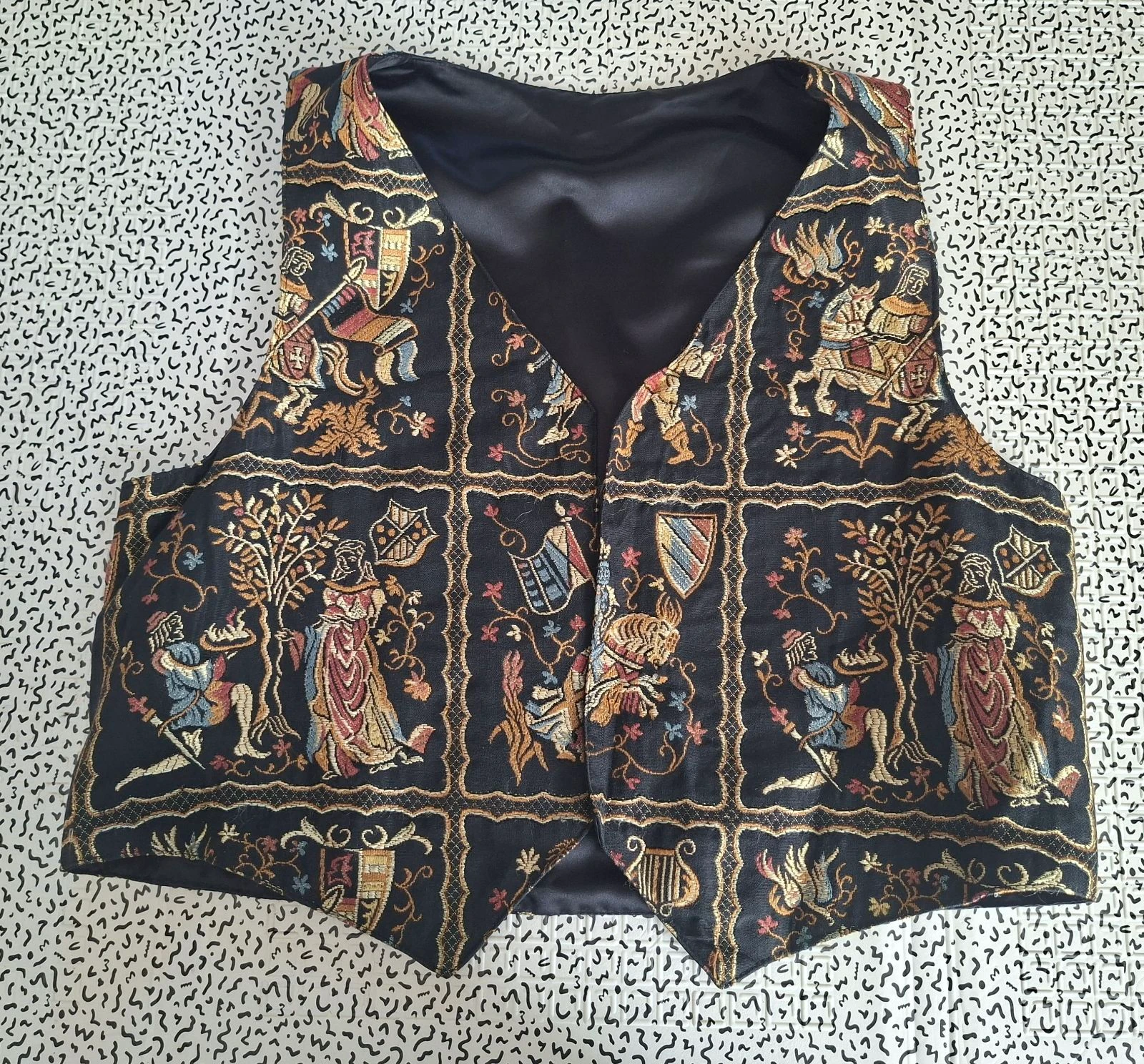 Gilet vintage réversible jacquard tapisserie médiéval chevalier noir M L